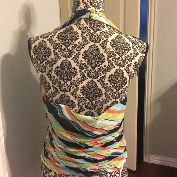 EUC JS Collections Halter style top - Picture 2 of 7